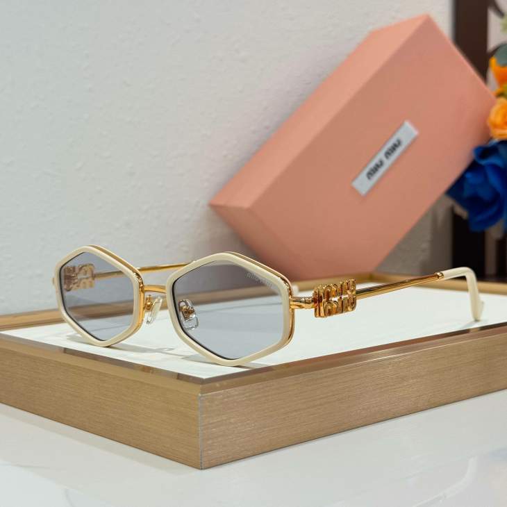 Picture of Miu Miu Sunglasses _SKUfw79615629fw